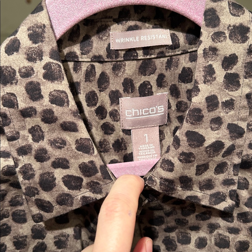 Chicos size 1 animal print button down - Picture 2 of 2